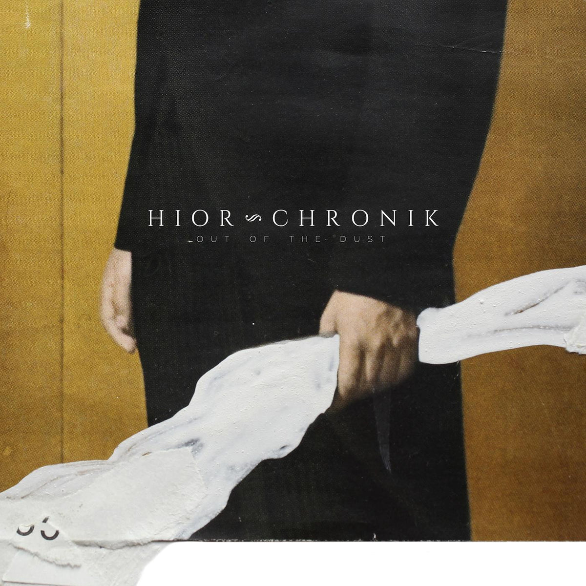 HIOR CHRONIK - OUT OF THE DUST