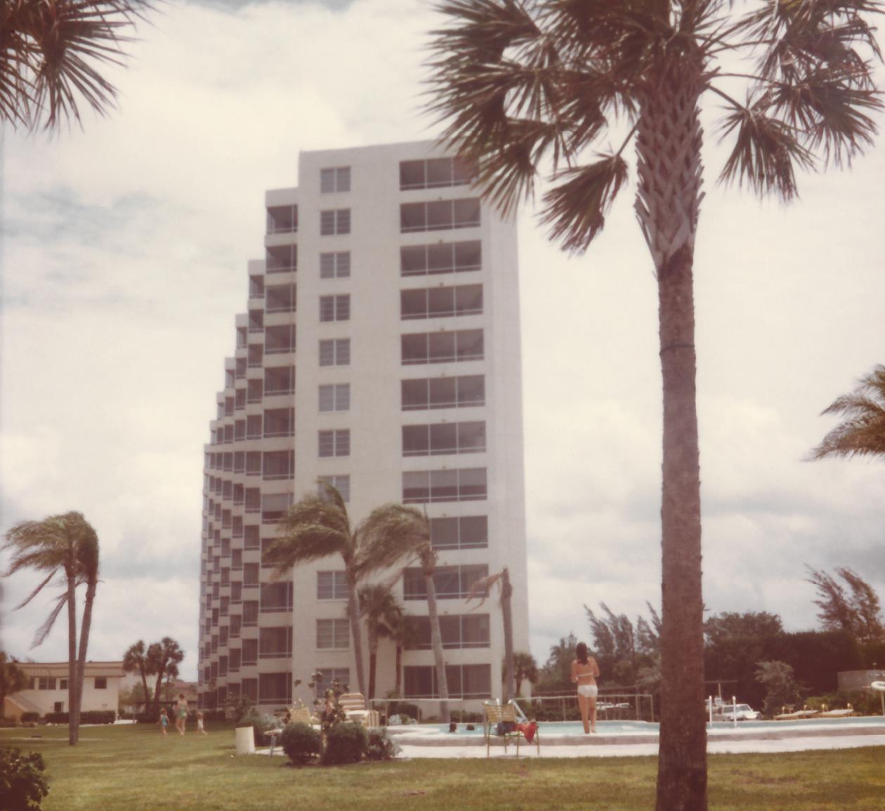 TRIPTIDES  - SUN PAVILION