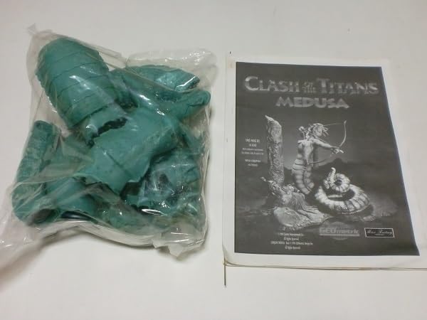 CLASH OF THE TITANS: MEDUSA - MODEL KIT-GEOMETRIC