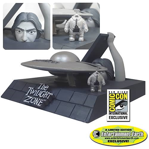 TWILIGHT ZONE: CLASSIC MOMENTS: INVADERS - BIF BANG POW-CON EXCLUSIVE