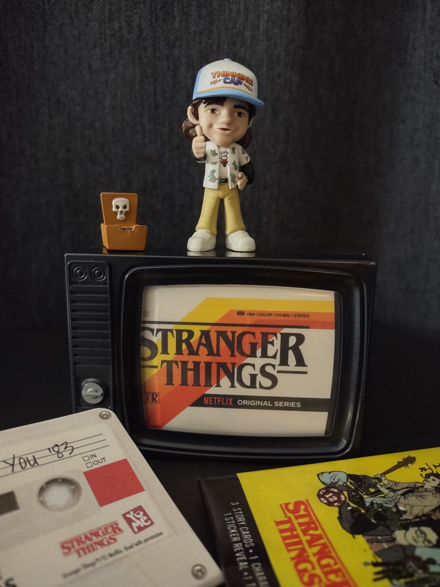 STRANGER THINGS: DUSTIN - YUME-BLIND BOX-UPSIDE DOWN CAPSULE